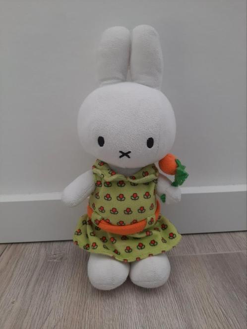 Knuffel Nijntje miffy tulpen meisje Bloem groen K6486, Kinderen en Baby's, Speelgoed | Knuffels en Pluche, Zo goed als nieuw, Beer