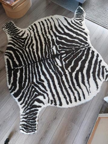 Zebra print vloerkleed zgan beschikbaar voor biedingen