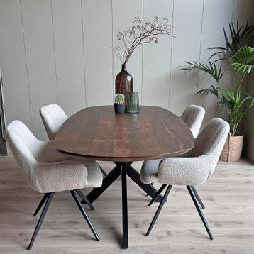 Eettafel Walnoot Kleur Mango Hout NIEUW MEUBEL OUTLET‼️ beschikbaar voor biedingen