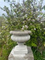 sierlijke Betonnen bloempotten 40x40 €60 & 60x50 €90, Ophalen, Tuin, Rond, Nieuw