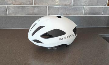 Van Rysel RCR fietshelm beschikbaar voor biedingen