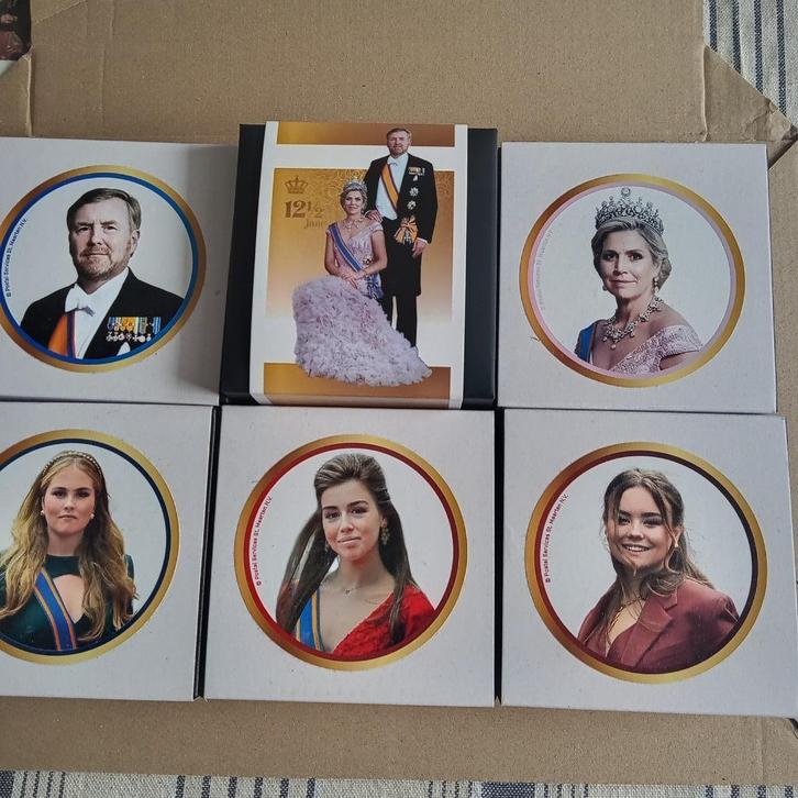 Gouden postzegels koninklijk gezin + extra grote, Postzegels en Munten, Postzegels | Thematische zegels, Postfris, Koningshuis