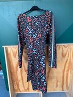 Mooie jurk met glitterbord aan de zijkanten., Kleding | Dames, Ophalen of Verzenden, Zo goed als nieuw, Maat 38/40 (M)