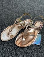 Nieuwe Rosé gouden slippers sandaal mt 36/37  staat er onder, Slippers, Overige kleuren, Nieuw, Ophalen of Verzenden