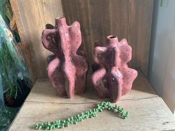 Nieuw set hele mooie en bijzondere vazen beschikbaar voor biedingen