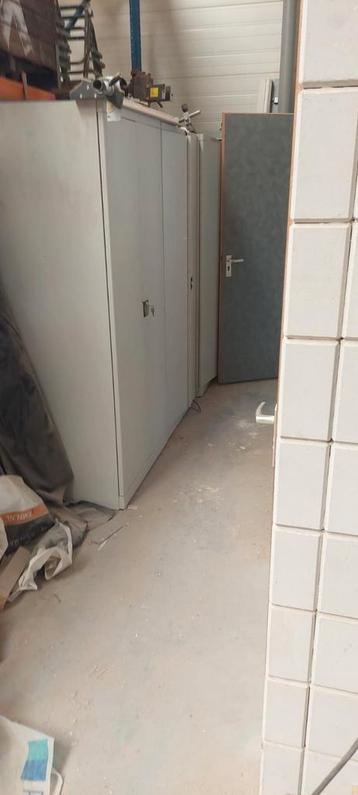 3stuks vakkenkasten beschikbaar voor biedingen
