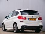 BMW 2 Serie Active Tourer 220i 192pk Executive Edition M-pak, 1998 cc, Leder en Stof, Wit, Origineel Nederlands