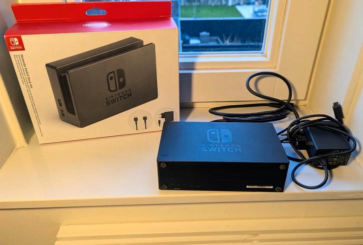 Dock voor Nintendo Switch (oled), Spelcomputers en Games, Spelcomputers | Nintendo Consoles | Accessoires, Zo goed als nieuw, Switch