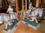 2 antieke beelden. (Delft ? ).  €295. 25x27 cm, Ophalen of Verzenden