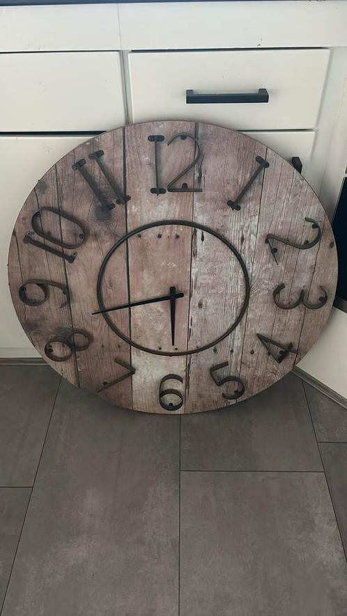 Mooie grote klok, Huis en Inrichting, Woonaccessoires | Klokken, Zo goed als nieuw, Wandklok, Analoog, Ophalen of Verzenden
