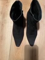 Panara. Zwarte korte laars. Suede. Maat 39, Ophalen of Verzenden, Zo goed als nieuw, Zwart