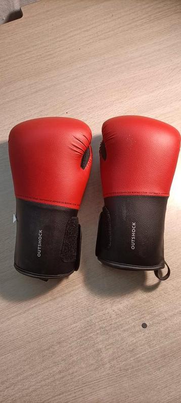 Outshock Bokshandschoenen 10oz - Rood/Zwart beschikbaar voor biedingen