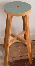 Hoge kruk / plantentafeltje, Huis en Inrichting, Krukjes, Ophalen, Hout