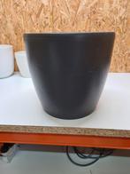 Grote Ehlo bloempot met wieltjes., Ophalen of Verzenden, Zo goed als nieuw, Rond, Kunststof
