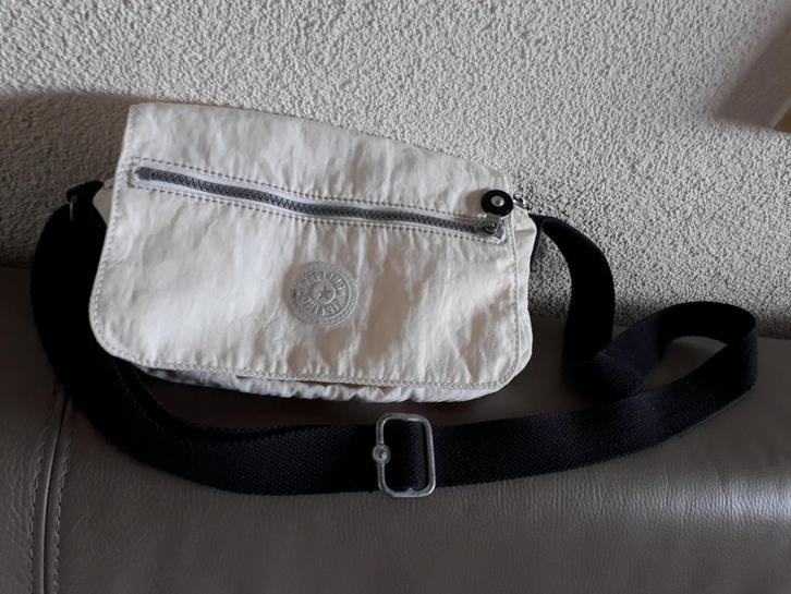 wit Kipling schoudertasje, Sieraden, Tassen en Uiterlijk, Tassen | Schoudertassen, Gebruikt, Kipling, Wit, Ophalen of Verzenden