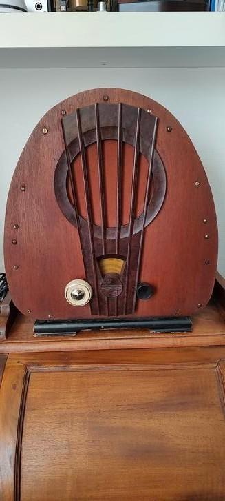 Philips radio beschikbaar voor biedingen