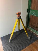 statief met waterpasinstrument, Ophalen