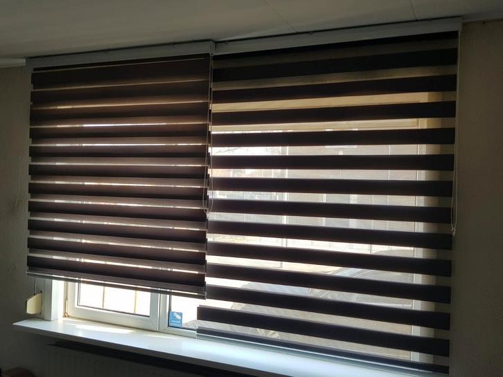 Duo Rolgordijn – donkergrijs / zwart – 140 cm breed 1 lengte, Huis en Inrichting, Stoffering | Gordijnen en Lamellen, Gebruikt