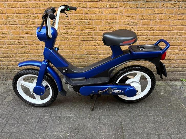 Vespa Grillo snor brommer met kenteken, Fietsen en Brommers, Brommers | Vespa, Zo goed als nieuw, Ophalen