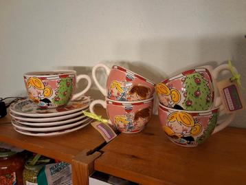 Kerstservies Blond 5 grote koppen met schotels, kerst beschikbaar voor biedingen