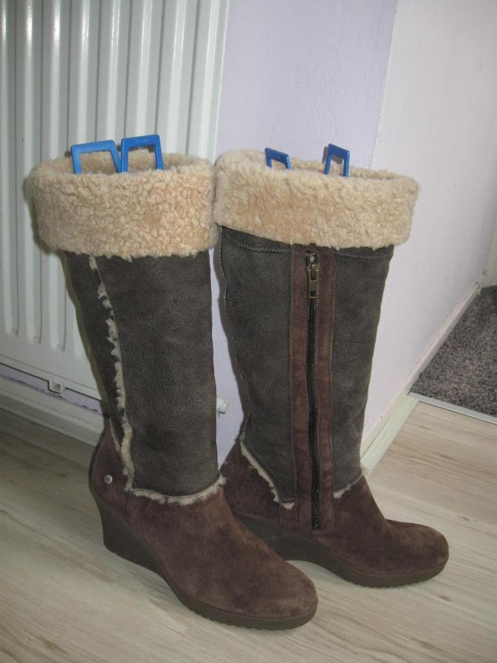 UGGs Ugg laarzen sleehakken maat 41 valt als 40 goede staat, Kleding | Dames, Schoenen, Zo goed als nieuw, Hoge laarzen, Bruin