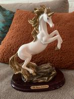 Eenhoorn beeld steigerend wit met goudkleur 28cm hoog, Verzamelen, Beelden en Beeldjes, Ophalen, Zo goed als nieuw, Dier