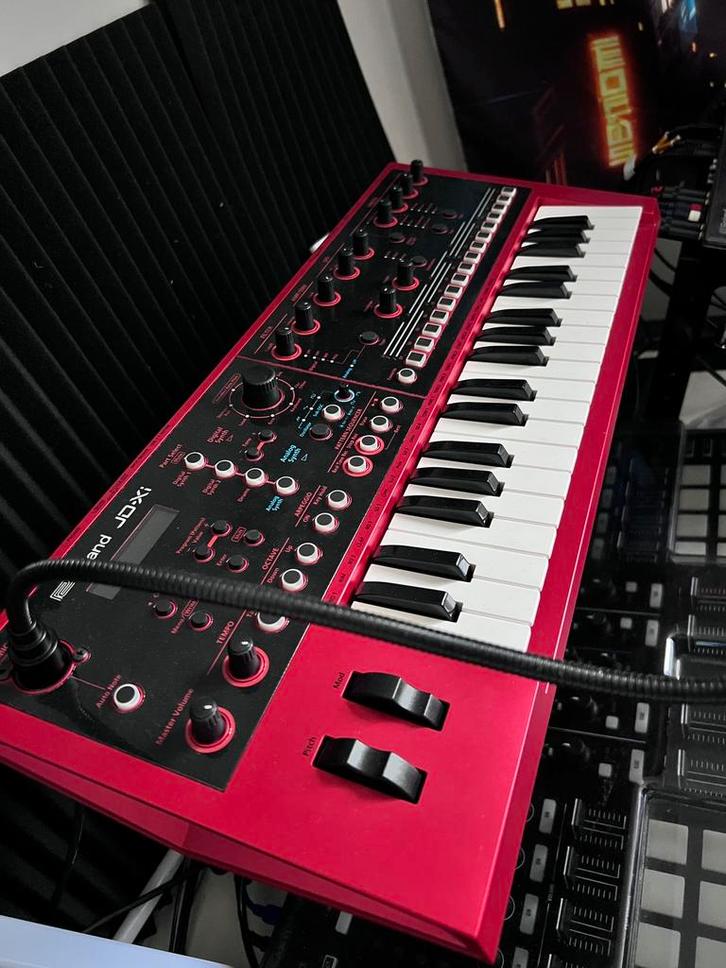Roland JDXI limited edition red, Muziek en Instrumenten, Synthesizers, Zo goed als nieuw, Overige aantallen, Roland, Ophalen of Verzenden