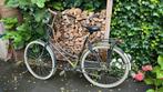 Fiets met roest en lekke voorband, Ophalen, Gebruikt