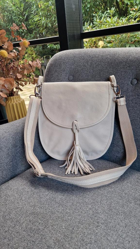 Schoudertas van Vera Pelle, Sieraden, Tassen en Uiterlijk, Tassen | Schoudertassen, Zo goed als nieuw, Overige merken, Beige, Leer