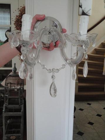 1 WANDLAMP CHROOM met GLAZEN PEGELS, 2 armig beschikbaar voor biedingen
