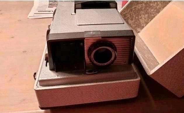 Prestinox dia projector in orginele koffer, Verzamelen, Fotografica en Filmapparatuur, Projector, 1960 tot 1980, Ophalen of Verzenden