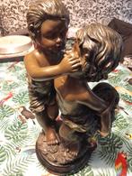 Beeld 2 kinderen bieden hoog 43 cm zwaar, Ophalen