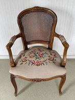 Vintage stoel met geborduurde zitting, Huis en Inrichting, Ophalen of Verzenden, Gebruikt, Hout, Eén