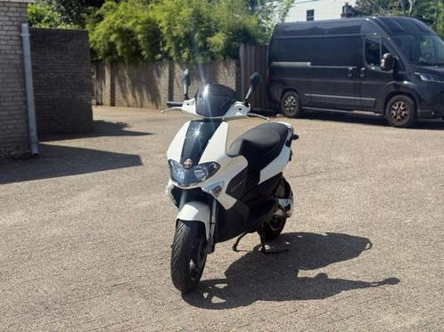 Gilera Runner Scooter. 1-cilinder, 2-takt, vloeistofgekoeld, Fietsen en Brommers, Brommers | Overige merken, Gebruikt