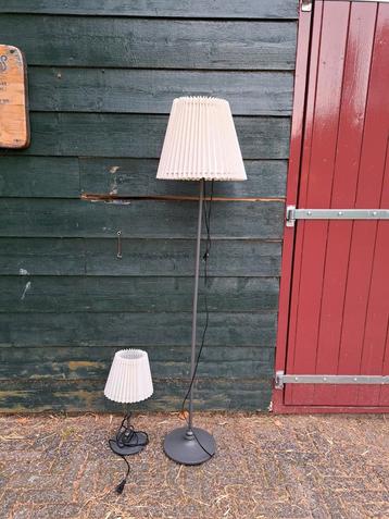 2 IKEA Lampen - Staande en Tafellamp Ängland beschikbaar voor biedingen