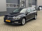 Volkswagen Passat Variant 1.6 TDI Elegance Business R, Gebruikt, 1445 kg, Zwart, Stationwagon