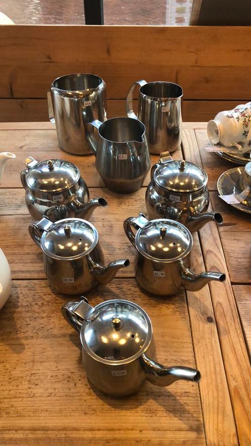 Theekannetjes en melkopschuimkannetjes, Huis en Inrichting, Keuken | Servies, Zo goed als nieuw, Overige typen, Overige stijlen