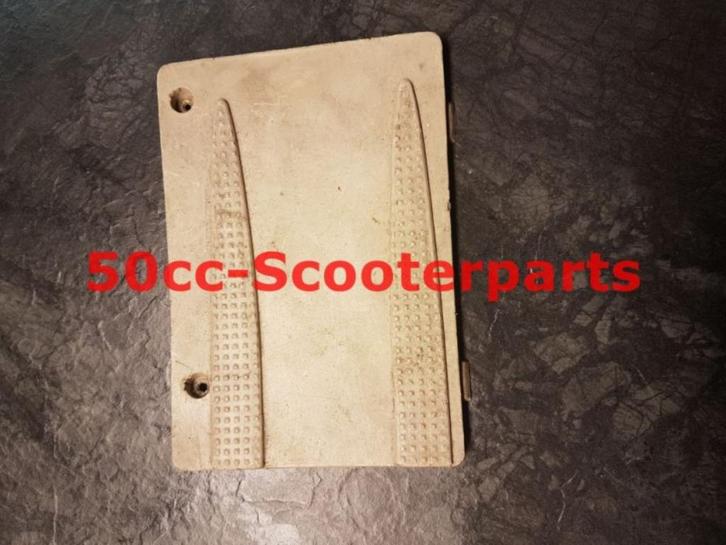 Accudeksel Benzhou Retro Yy50Qt-15 50Qt-A-050003 Gebruikt, Motoren, Tuning en Styling, Ophalen of Verzenden