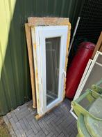 2 kunststof kozijnen  6 jaar oud., Doe-het-zelf en Verbouw, Ophalen, Kunststof, Gebruikt, Raamkozijn