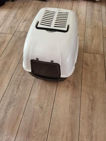Mooie kattenbak in nieuwstaat ,koopje  beschikbaar voor biedingen