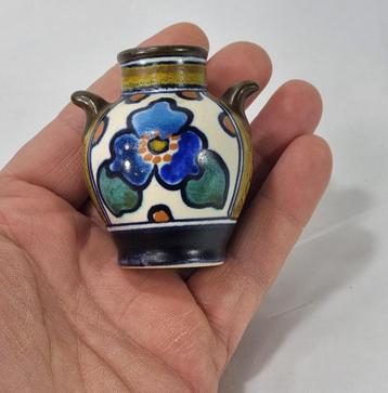 antiek miniatuur plateel vaasje Gouda beschikbaar voor biedingen
