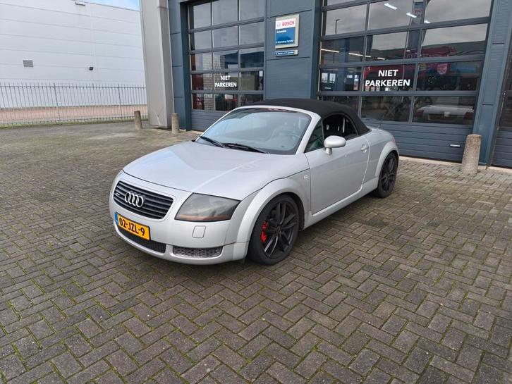 Audi TT 2002 Grijs, Auto's, Audi, Particulier, TT, 4x4, ABS, Benzine, Euro 4, Cabriolet, Handgeschakeld, Geïmporteerd, Zilver of Grijs