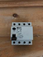 EMAT EGA19-80 40A Aardlekschakelaar, Hobby en Vrije tijd, Elektronica-componenten, Ophalen of Verzenden, Zo goed als nieuw