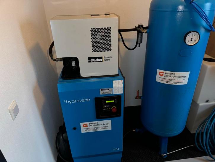 Hydrovane schroefcompressor, luchtdroger en drukvat, Doe-het-zelf en Verbouw, Compressors, Gebruikt, 10 bar of meer, 100 liter of meer