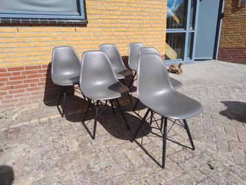 6 Vitra Eames dsw eetkamerstoelen grijs beschikbaar voor biedingen