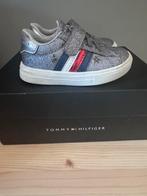Tommy Hilfiger sneakers maat 21, Ophalen, Zo goed als nieuw, Meisje, Sportschoenen