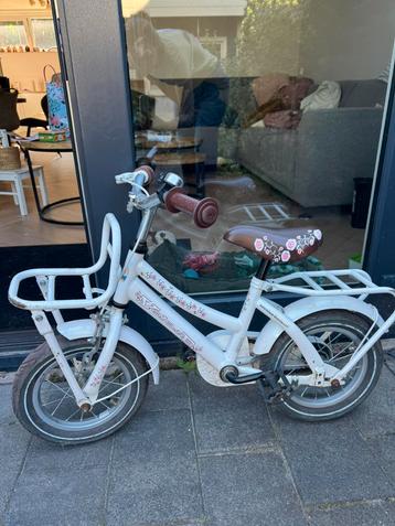 Meisjes fiets wit beschikbaar voor biedingen