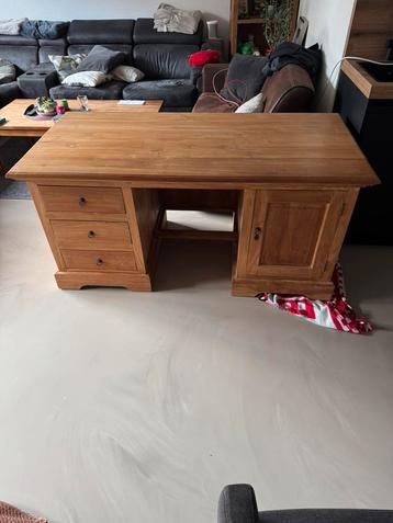 Bureau (teak hout) beschikbaar voor biedingen