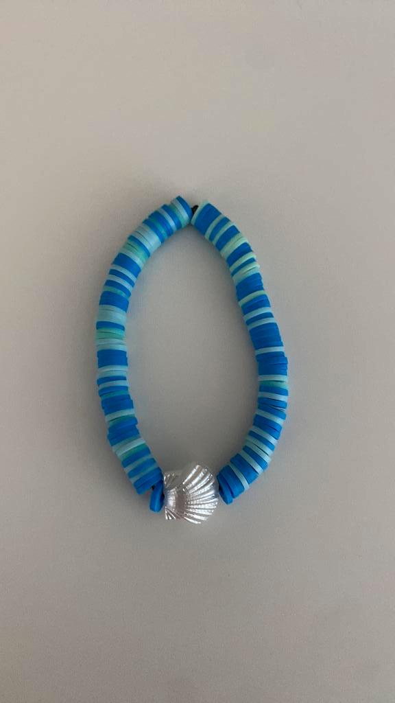 Schelpen armband, Sieraden, Tassen en Uiterlijk, Armbanden, Nieuw, Elastiek, Blauw, Met bedels of kralen, Met strass, Ophalen of Verzenden