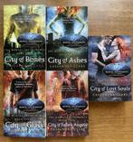 Mortal Instruments deel 1 t/m 5 - Engelstalige paperbacks, Boeken, Fantasy, Gelezen, Ophalen of Verzenden